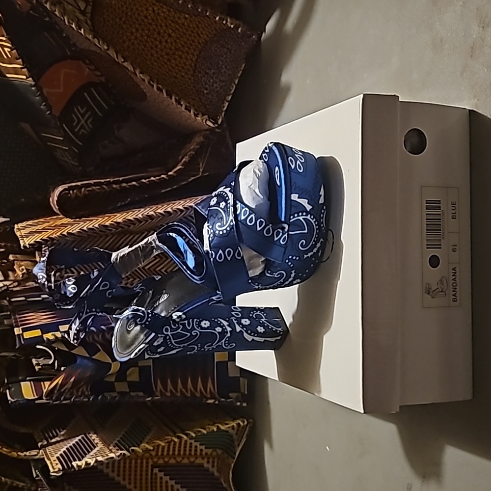 Blue bandana print heels